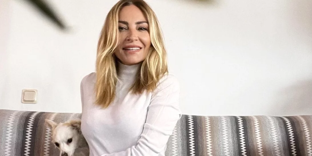 Ρούλα Ρέβη | Το άρωμα που φορά κάθε μέρα εδώ και χρόνια έχει απίστευτα μεγάλο φανατικό κοινό