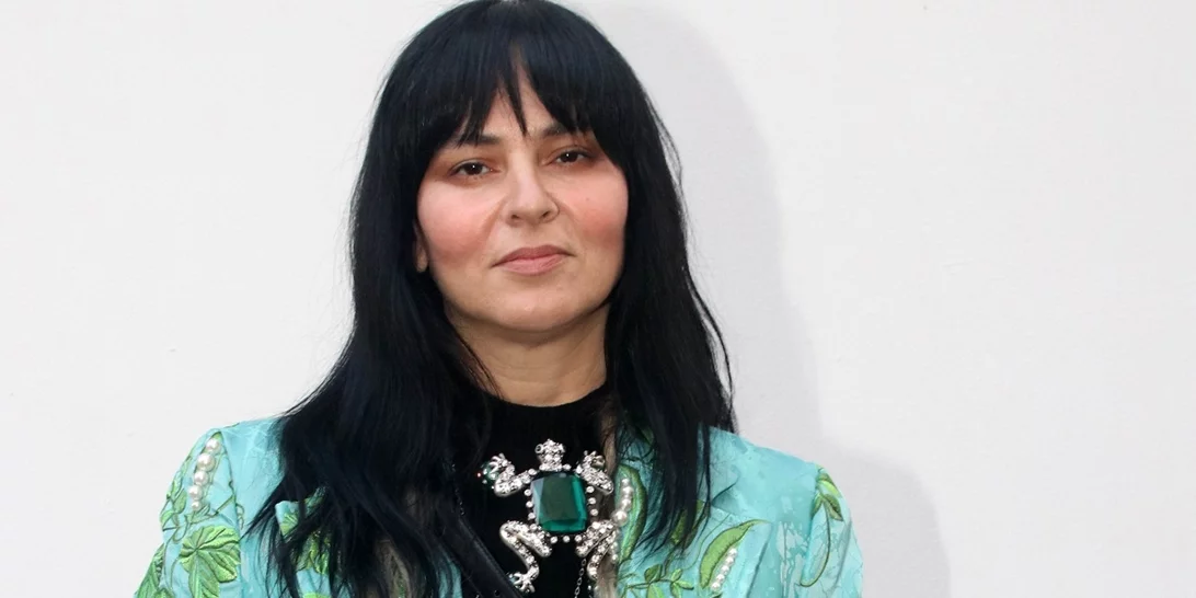 Ζενεβιέβ Μαζαρί | Το σαγηνευτικό, ανδρικό άρωμα που φορά τα τελευταία 14 χρόνια