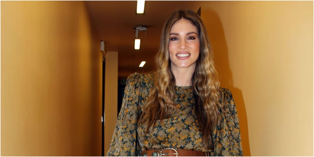 Αθηνά Οικονομάκου | Τα φλοράλ φορέματα της εγκυμοσύνης της παραδίδουν μαθήματα στιλ