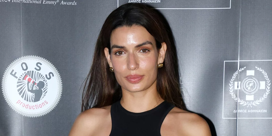 Silk pyjamas | Η Τόνια Σωτηροπούλου φορά το κομψό σετ που χρειάζεσαι για να ανανεώσεις τη συλλογή σου