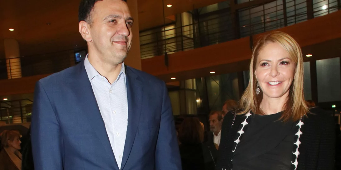 Παναγιώτης-Αντώνιος Κικίλιας | Ο κατάξανθος γιος της Τζένης Μπαλατσινού παρακολουθεί με πάθος τον τελικό Τσιτσιπά-Τζόκοβιτς