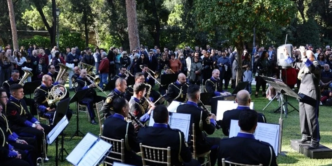 Αύριο Χριστουγεννιάτικες Μελωδίες στον κήπο του Προεδρικού Μεγάρου