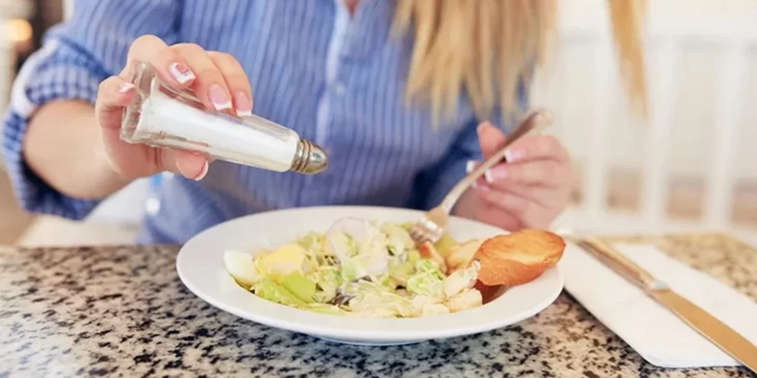 Γιατί το καλοκαίρι πρέπει να τρώμε λιγότερο αλάτι;