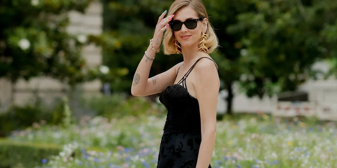 Στην H&M ανακαλύψαμε το πιο καλοκαιρινό cross body τσαντάκι που ταιριάζει με όλα τα looks σου