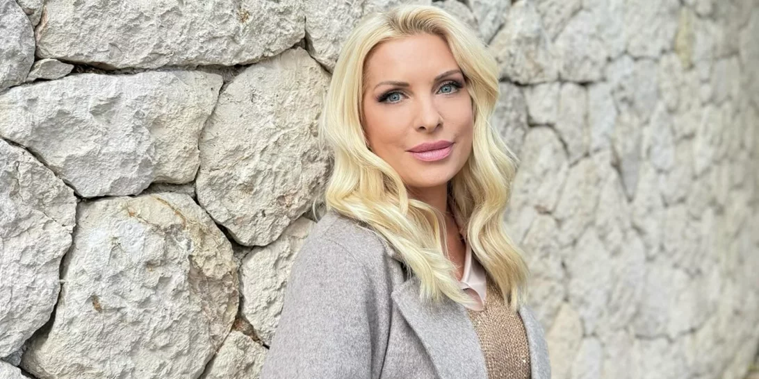 Πριν από 54 χρόνια | Όταν η Ελένη Μενεγάκη ήταν ένα γλυκό κοριτσάκι, δύο ετών με μπουκλάκια