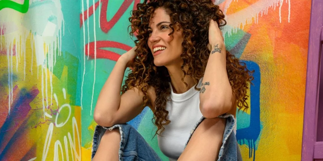 Η νέα συλλογή sneakers της Μαίρης Συνατσάκη για την Envie Shoes φέρνει την Άνοιξη