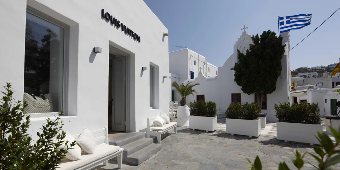 Κυκλοφόρησε η νέα συλλεκτική τσάντα On The Go Mykonos της Louis Vuitton