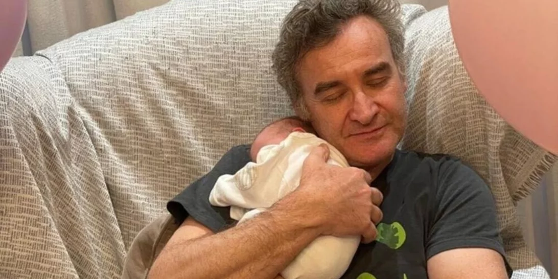 Ο Νίκος Ορφανός σε μια συγκινητική εξομολόγηση | "Κλαίγαμε με κάθε 10 γραμμάρια που έπαιρνε"