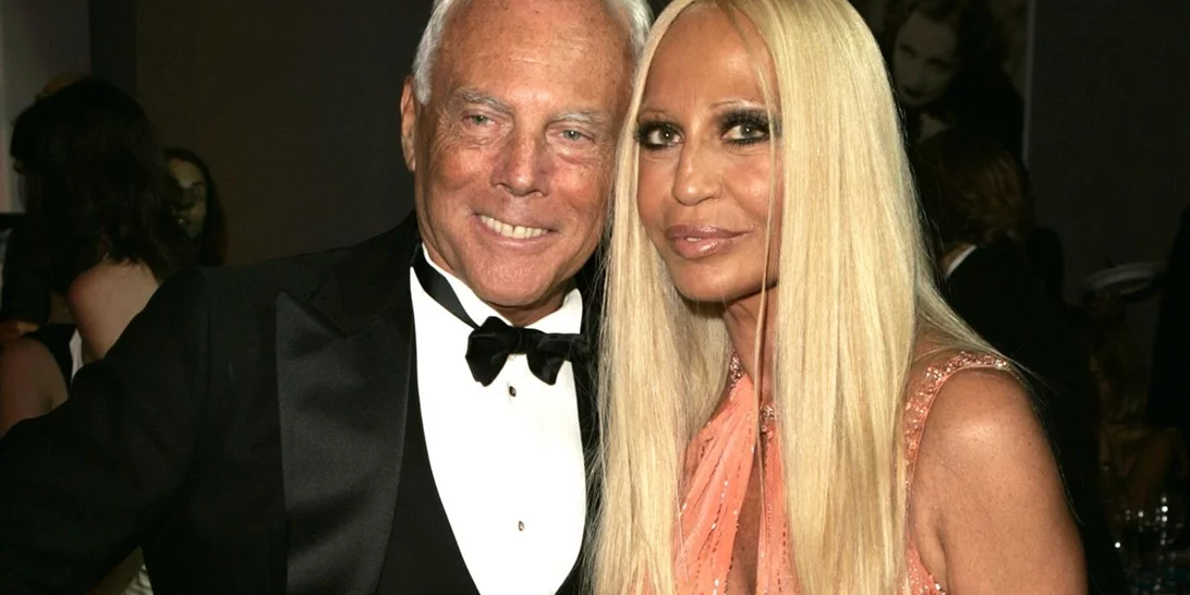 Giorgio Armani | Το τελευταίο αντίο στον "αυτοκράτορα της κομψότητας" με τη Donatella Versace παρούσα
