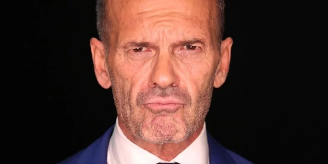 Πέτρος Κωστόπουλος | Η φωτογραφία μέσα από το διαμέρισμά του & η λεπτομέρεια που μας έκανε να ταυτιστούμε μαζί του