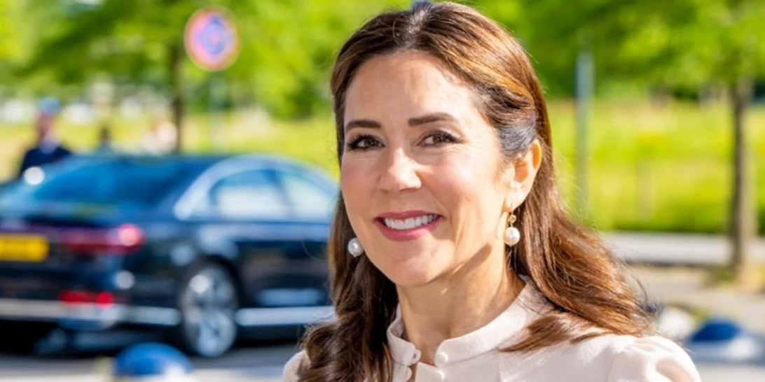 Γιατί η Mary της Δανίας εθεάθη με καλοκαιρινό outfit και σανδάλια στα μέσα του χειμώνα;