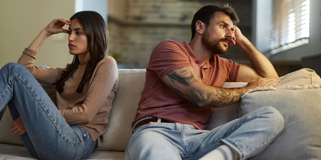 Το σημάδι που δείχνει 100% ότι το ταίρι σου σκοπεύει να σε χωρίσει