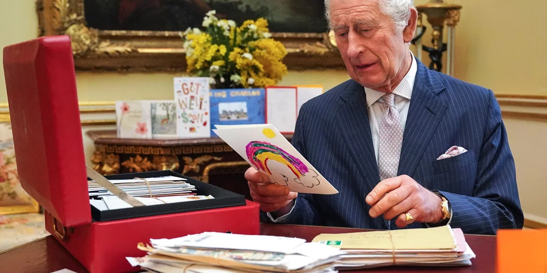 Βασιλιάς Κάρολος | Τα σημάδια που προδίδουν την κατάσταση της υγείας του