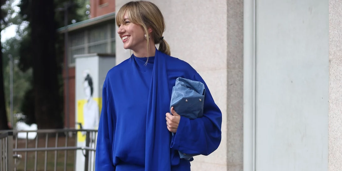 Μπορεί ένα κασκόλ να μεταμορφωθεί σε κάπα; Αυτό το βίντεο στο TikTok δείχνει πως να το πετύχεις