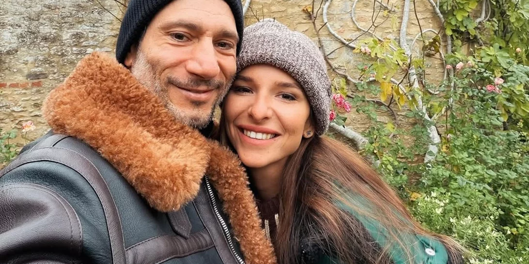 Εριέττα Κούρκουλου Λάτση - Βύρων Βασιλειάδης | Το κινηματογραφικό φιλί στην πιο καλλιτεχνική γειτονιά του Λονδίνου