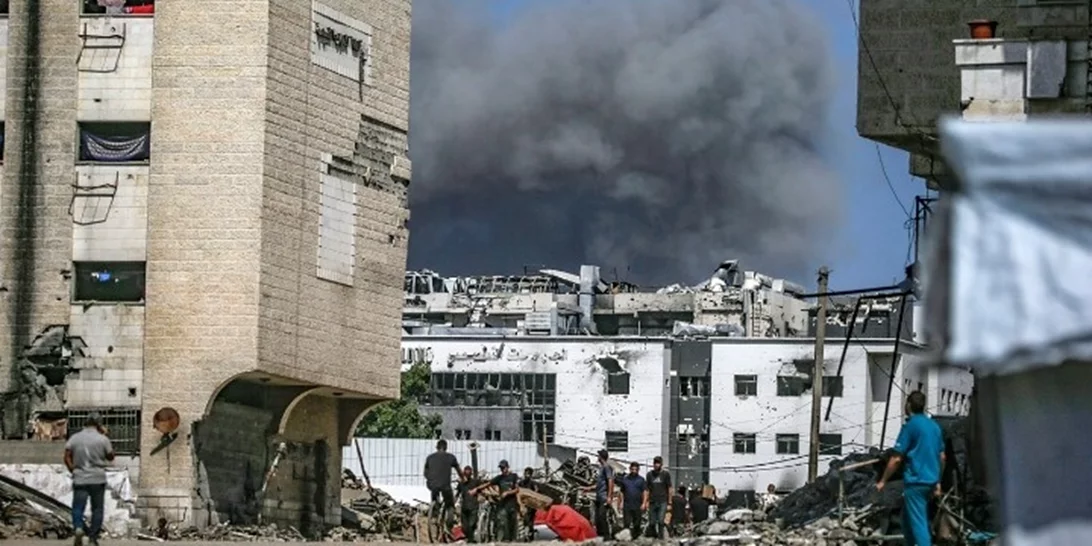 Τα ισραηλινά άρματα μάχης προωθούνται βαθύτερα στην πόλη της Γάζας