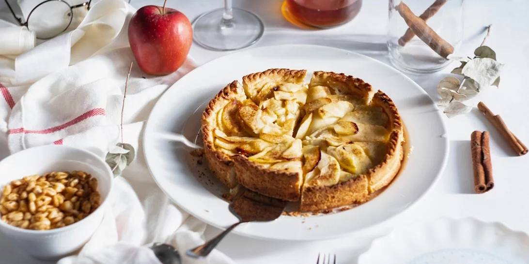 Το γλυκό της τεμπέλας | Εύκολη μηλόπιτα στο τηγάνι από τον Πέτρο Συρίγο