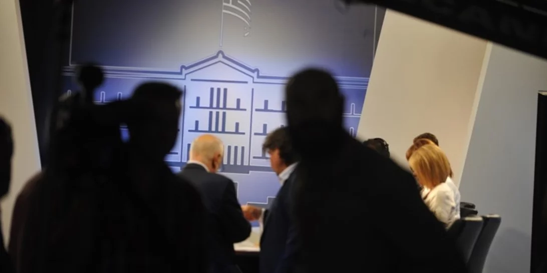 Ολα έτοιμα για το σημερινό debate των πολιτικών αρχηγών | Οι κανόνες, πώς θα καθίσουν και όλη η διαδικασία