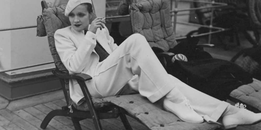 Η πρώτη γυναίκα στον κόσμο που απέδειξε πως μπορείς να είσαι σέξι μέσα σε κουστούμι