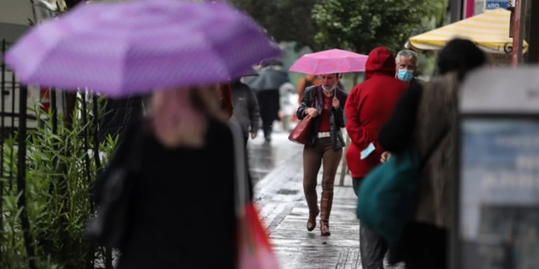 Βροχερός ο καιρός σήμερα με μικρή πτώση θερμοκρασίας - Σε αυτές τις περιοχές απαιτείται προσοχή