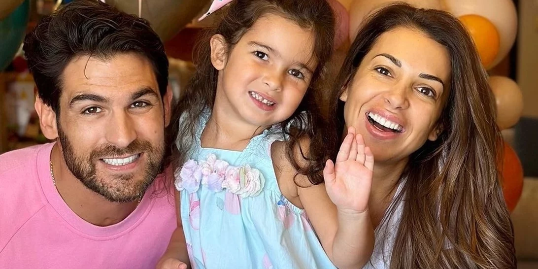 Δύσκολες στιγμές για την Ελένη Χατζίδου και τον Ετεοκλή Παύλου | Στο νοσοκομείο η κόρη τους, Μελίτα