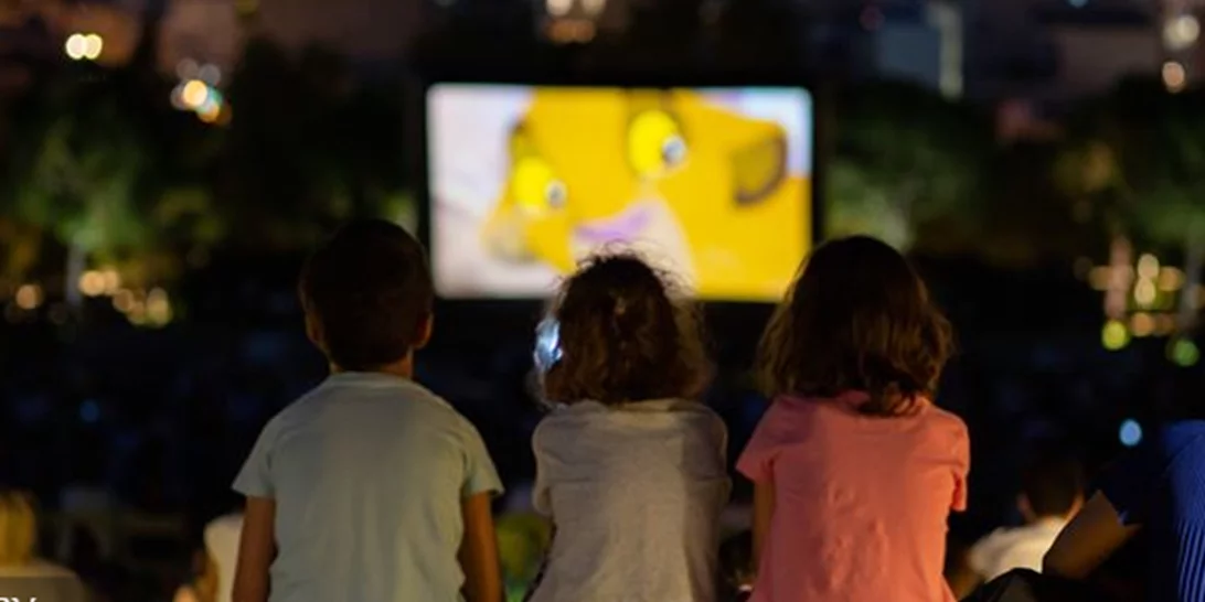 Υπαίθριες κινηματογραφικές προβολές στο Ξέφωτο του Νιάρχου