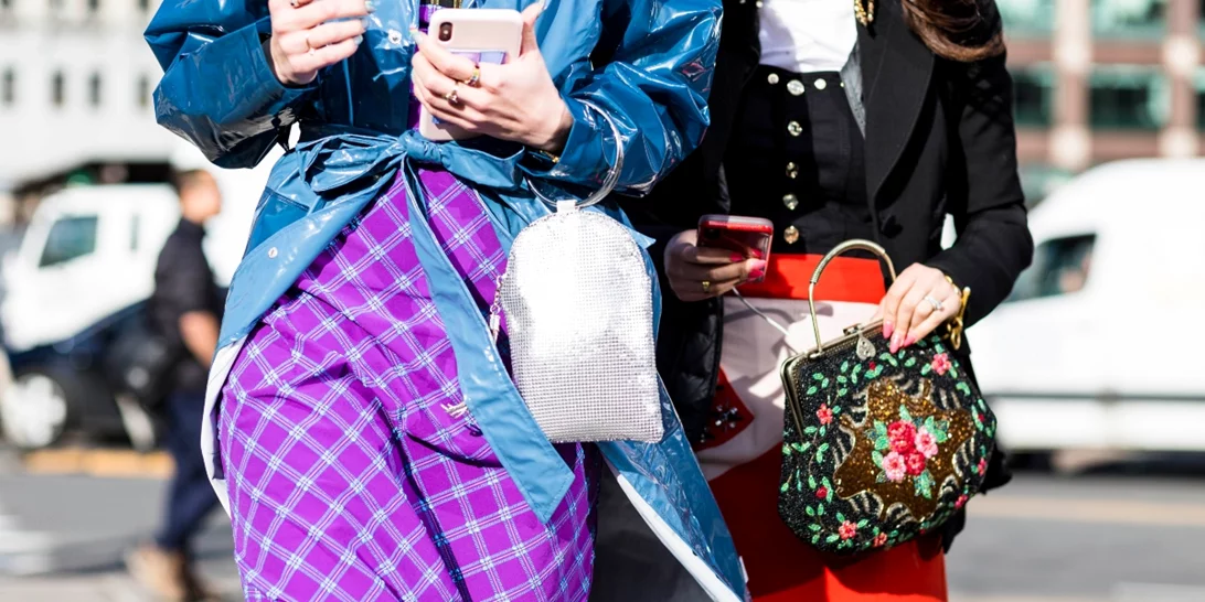 Τάσεις 2022 | Αυτή είναι η ινσταγκραμική τσάντα που θα φορεθεί όσο καμία άλλη φέτος