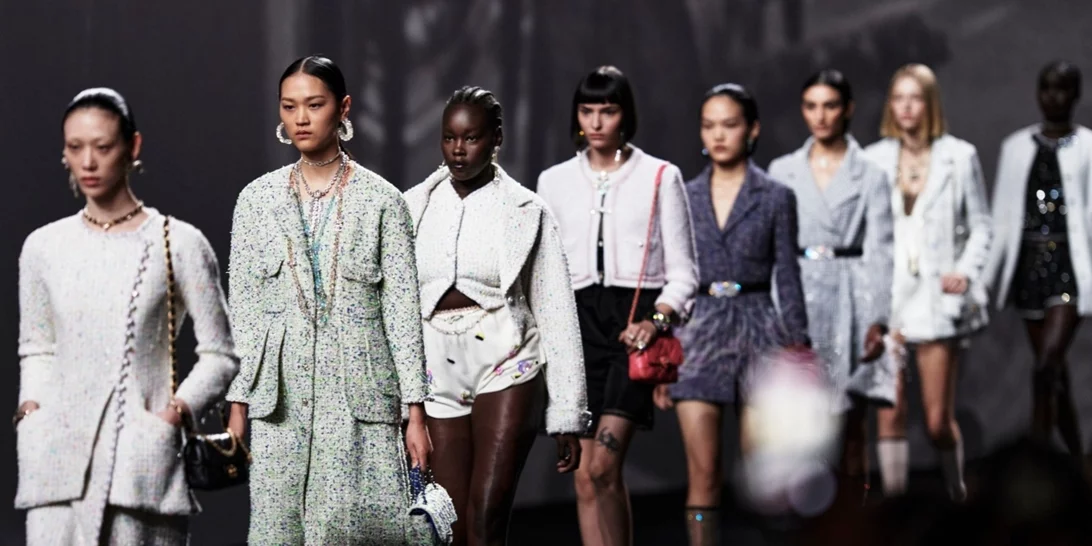 H νέα συλλογή Chanel για την Άνοιξη - Καλοκαίρι 2023 είναι μία ωδή στο γυναικείο στιλ που σαγηνεύει