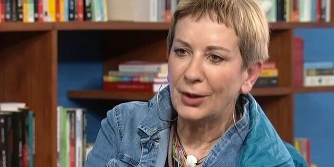 Λένα Διβάνη | "Ο θεσμός του γάμου ξεφτίζει πια και το 60% παίρνει διαζύγιο. Κάποτε ήταν μπαμπάς, μαμά, παιδί. Τελείωσε αυτό"