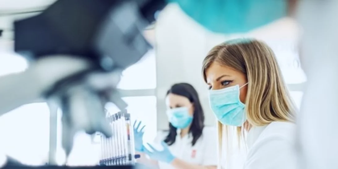 Πώς δρουν τα νέα εμβόλια mRNA κατά του καρκίνου - Το ίδιο το ανοσοποιητικό θα επιτίθεται στα καρκινικά κύτταρα