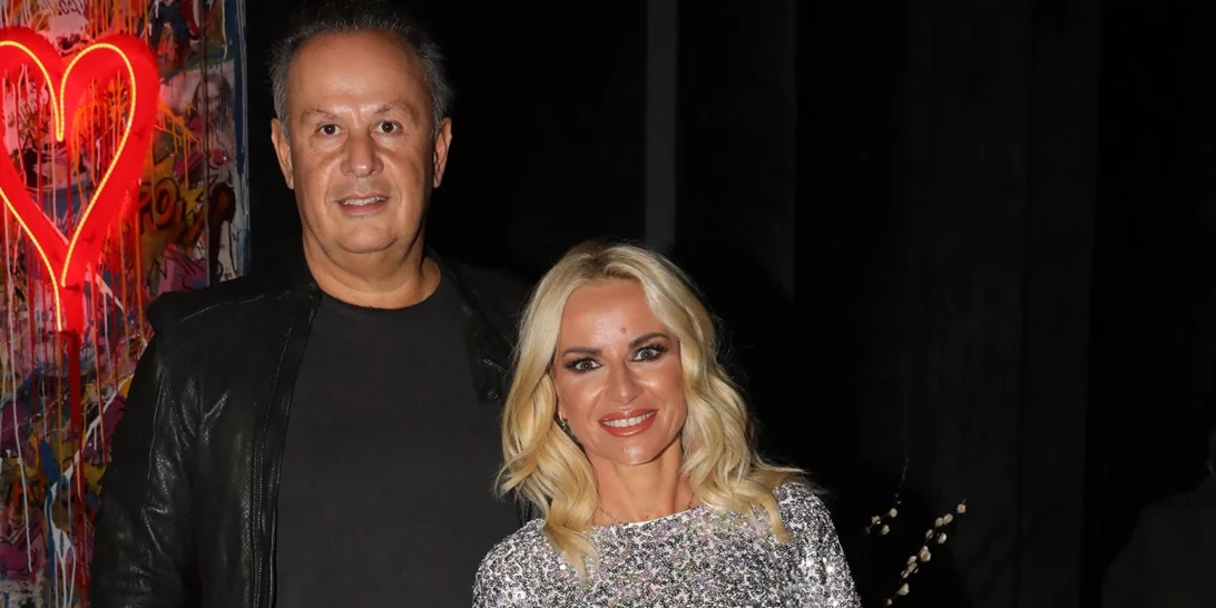 Μαρία Μπεκατώρου - Αντώνης Αλεβιζόπουλος | Σπάνια βραδινή έξοδος για το ζευγάρι