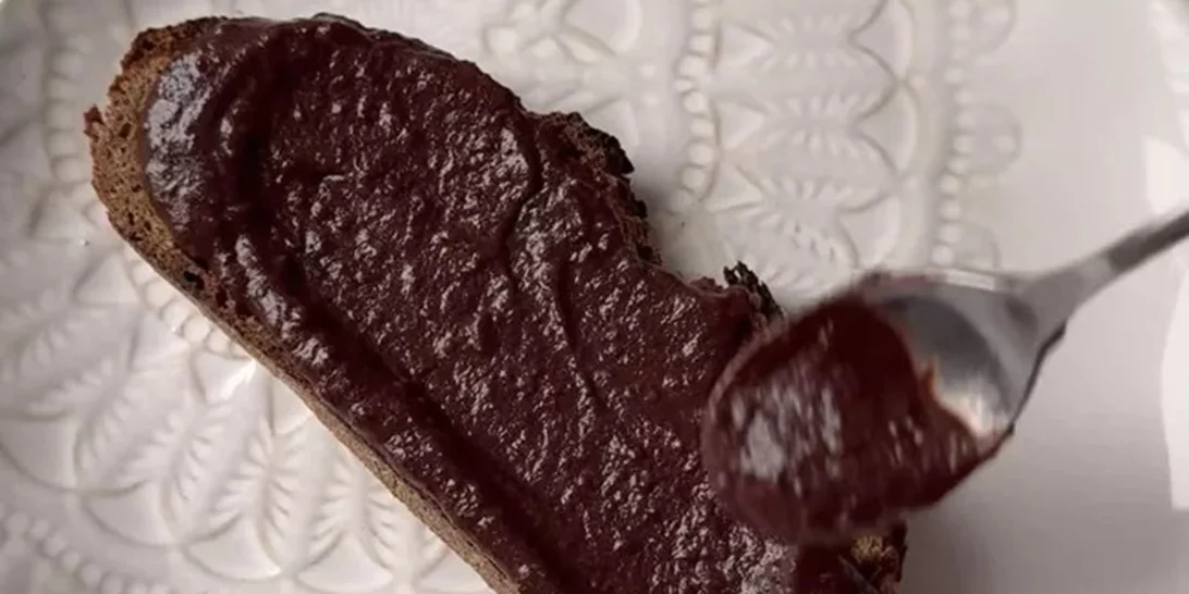 Βελούδινη πραλίνα "σοκολάτας" με μόνο 2 υλικά - Χωρίς ζάχαρη!