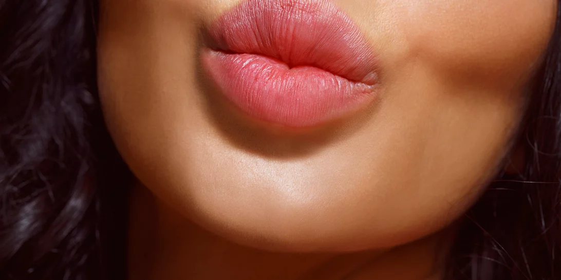 Το DIY Lip Scrub που θα σου χαρίσει τα πιο μεταξένια, ζουμερά χείλη ever