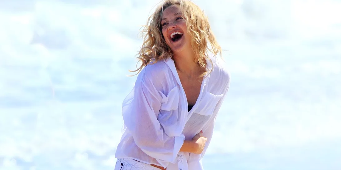 Η έμπνευση που χρειάζεσαι | Η Kate Hudson με τέλειο beach look στις διακοπές της στην Ελλάδα