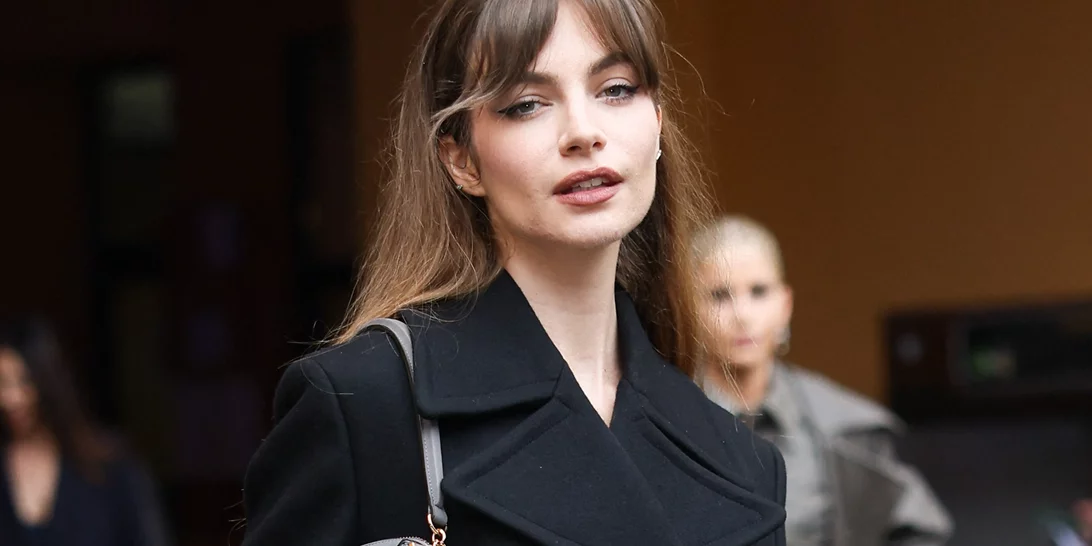 Το πιο κομψό χρώμα νυχιών του φετινού φθινοπώρου κολακεύει άψογα τα κοντά νύχια