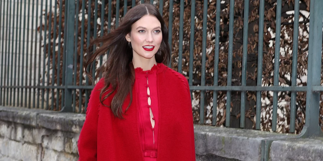 Αυτό είναι το πιο θηλυκό κόκκινο φόρεμα από την H&M σύμφωνα με τις fashionistas του TikTok