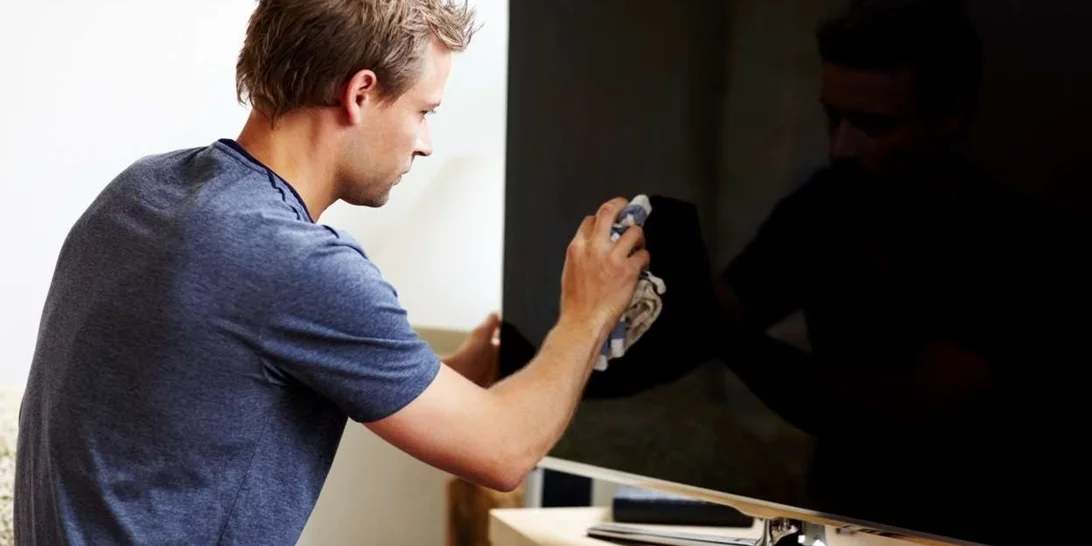 Ο πιο εύκολος τρόπος για να καθαρίσεις την τηλεόραση