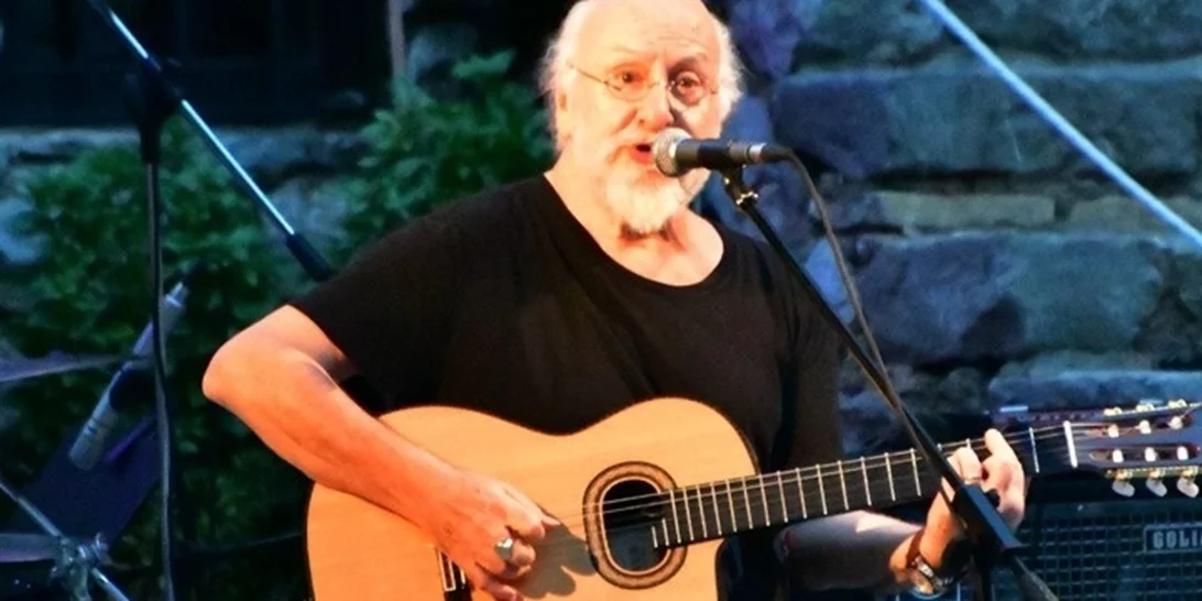 Θλίψη για τον θάνατο του Διονύση Σαββόπουλου - Ποιος ήταν ο "Νιόνιος" του ελληνικού τραγουδιού