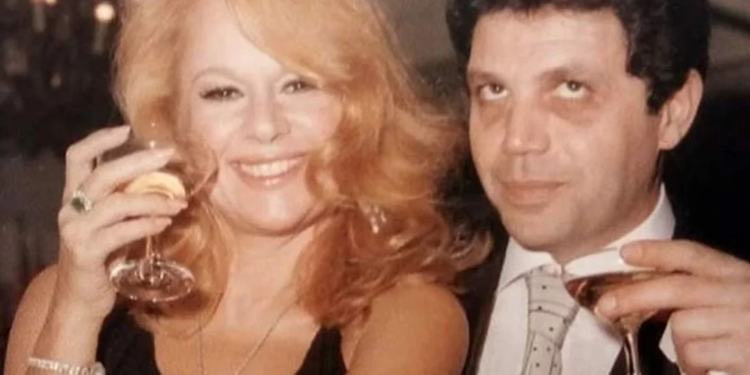 Η Αλίκη Βουγιουκλάκη στον δεύτερο γάμο της με τον Γιώργο Ηλιάδη - Με λευκό ταγέρ η Ελληνίδα σταρ