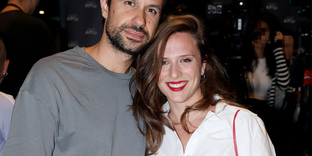 Ορφέας Αυγουστίδης - Γεωργία Κρασσά | Χαμογελαστοί σε θεατρική βραδιά