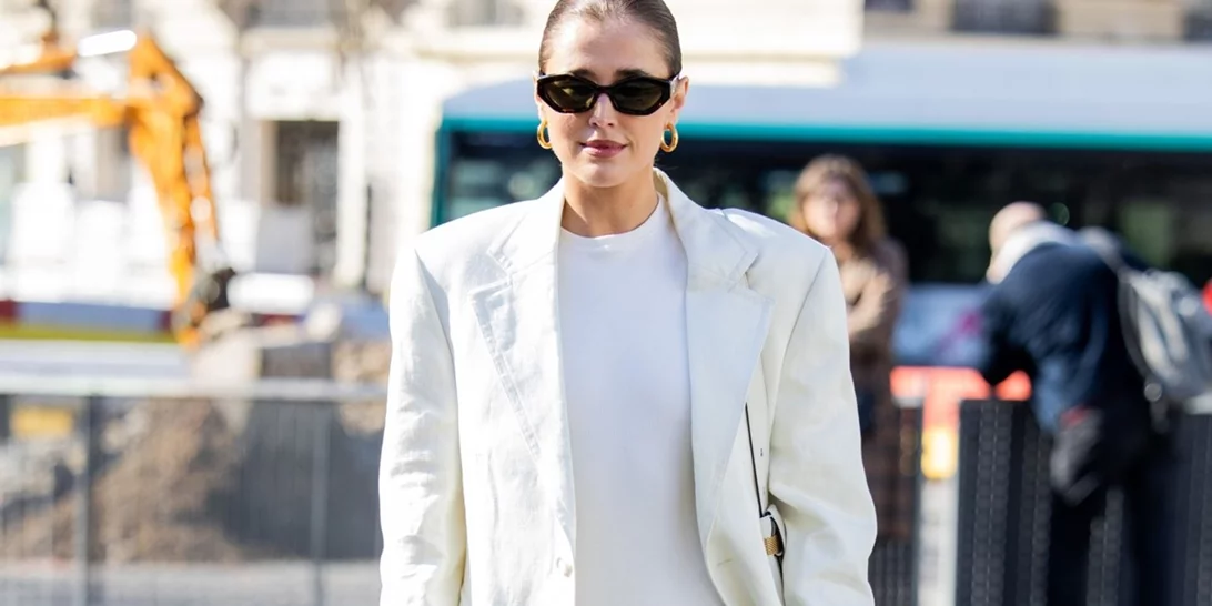 Οι non-boring τρόποι για να φορέσεις το λευκό t-shirt φέτος την άνοιξη