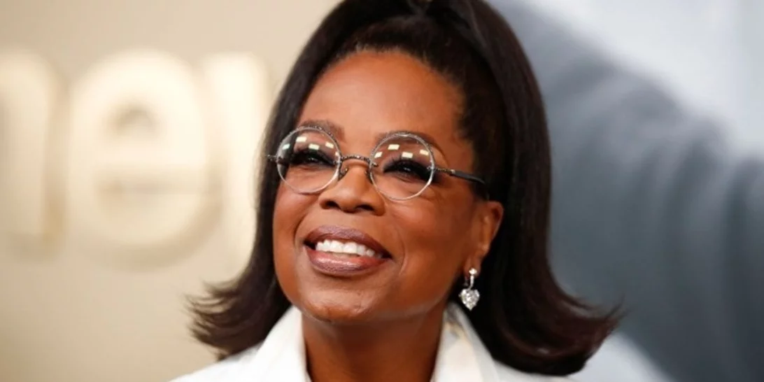 Η Oprah Winfrey επαινεί την απόφαση της Αυστραλίας να απαγορεύσει τα μέσα κοινωνικής δικτύωσης για τα παιδιά