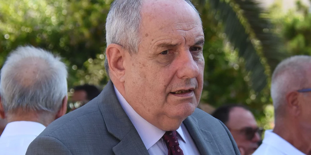 Η κόρη του Τέρενς Κουίκ μεγάλωσε και είναι ολόιδια ο πατέρας της