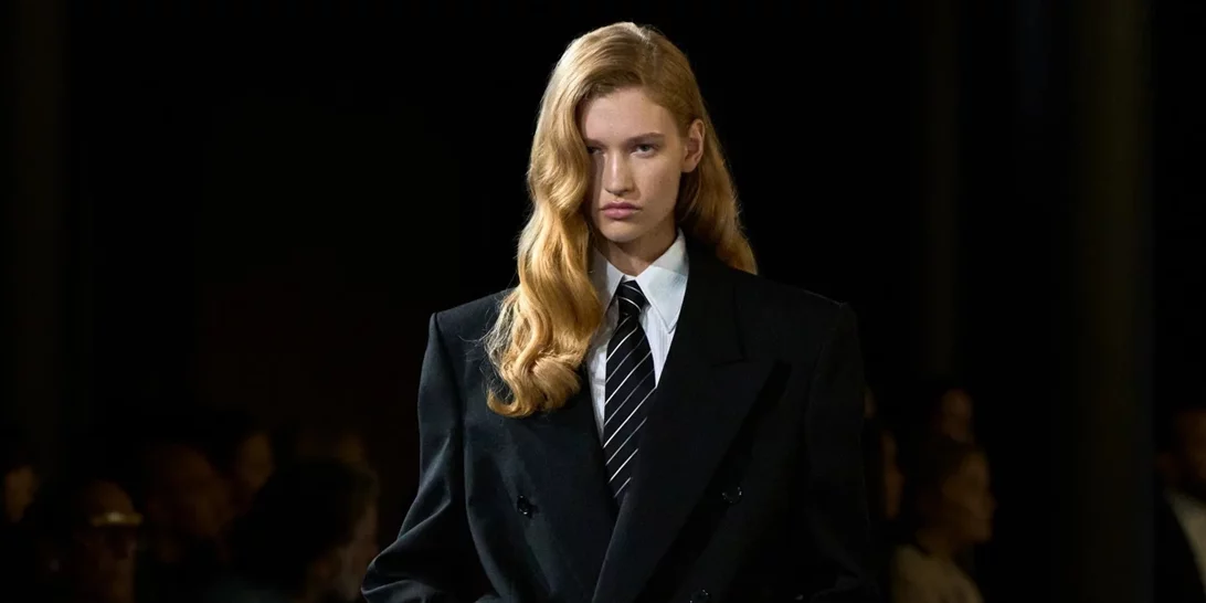 "Very demure, very mindful" | Έτσι θα χαρακτηρίζαμε τα beauty looks στα shows YSL, Dior & Balmain