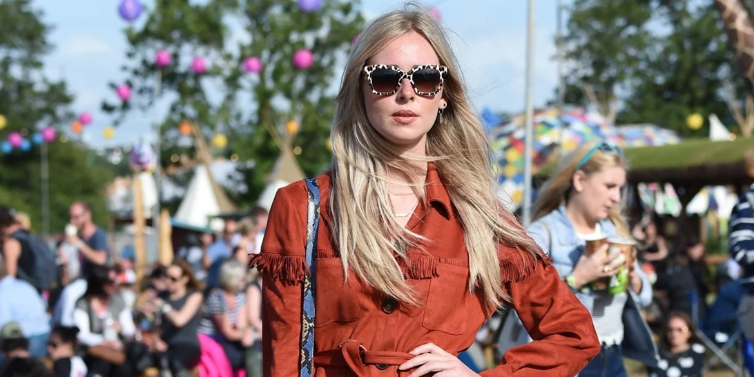 Ο έξυπνος τρόπος για να γεμίσεις τη βαλίτσα με λιγότερα κομμάτια αλλά να δημιουργήσεις περισσότερα looks