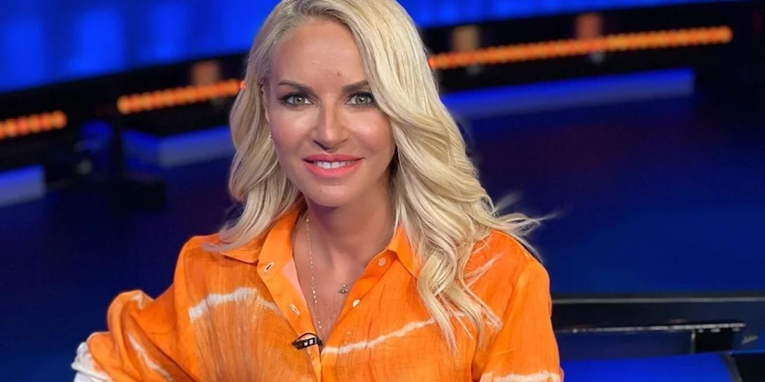 Η Μαρία Μπεκατώρου φόρεσε το τζιν από τη Zara που κάνει τα πόδια να φαίνονται πιο ψηλά