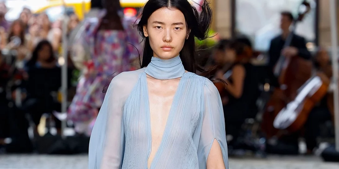 Dopamine Dressing | Τα χαρούμενα χρώματα που θα μας φτιάξουν τη διάθεση για τη σεζόν Άνοιξη/Καλοκαίρι 2025