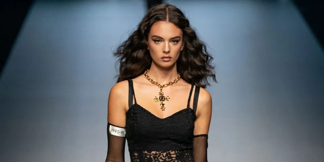 Το πλεκτό φόρεμα της H&M που θα βρίσκαμε στην γκαρνταρόμπα μίας αυθεντικής Ιταλίδας