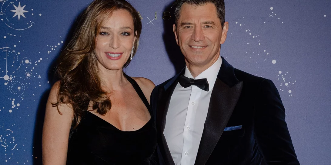 Κάτια Ζυγούλη | Η εντυπωσιακή εμφάνιση με βελούδινο φόρεμα στο πλευρό του Σάκη Ρουβά