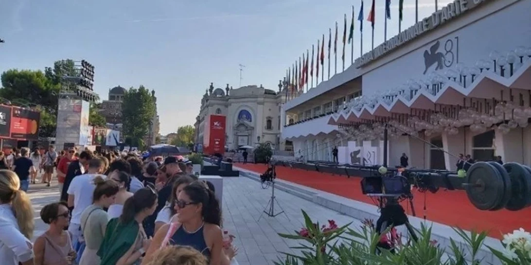 Φεστιβάλ Κινηματογράφου Βενετίας | Ο πρόεδρος της κριτικής επιτροπής λέει πως οι ταινίες μπορεί να μην αλλάζουν τον κόσμο, αλλά αποτελούν τεκμήρια μιας εποχής